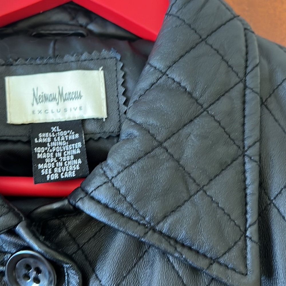 NEIMAN MARCUS quilted jacket - Picture 4 of 13